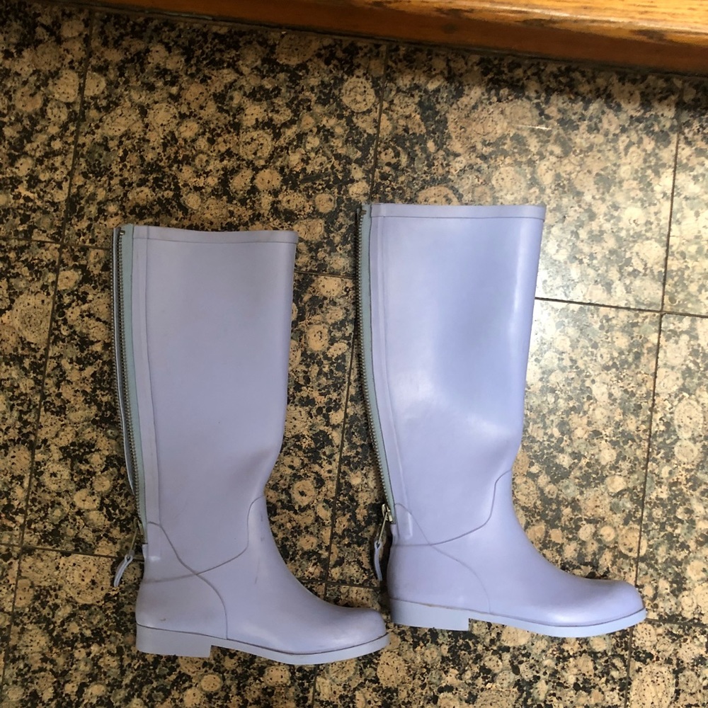 No Basic Rainboots! - image 1